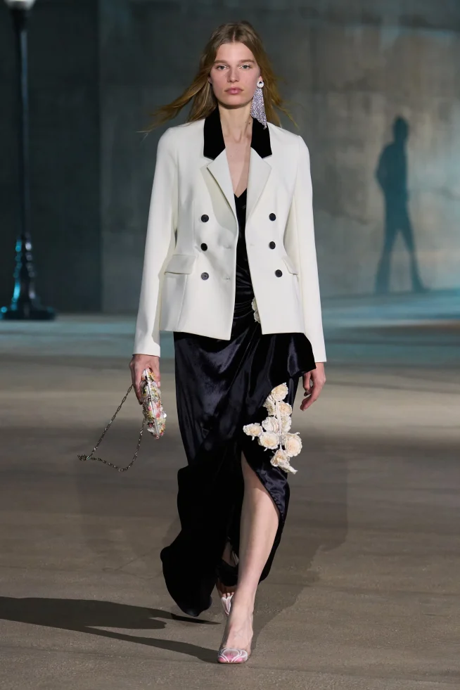00034-christian-dior-resort-2027-credit-gorunway