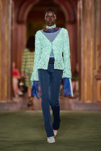 00034-louis-vuitton-resort-2027-credit-gorunway
