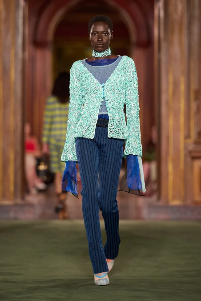 00034-louis-vuitton-resort-2027-credit-gorunway