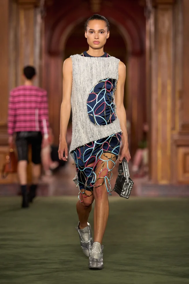 00035-louis-vuitton-resort-2027-credit-gorunway