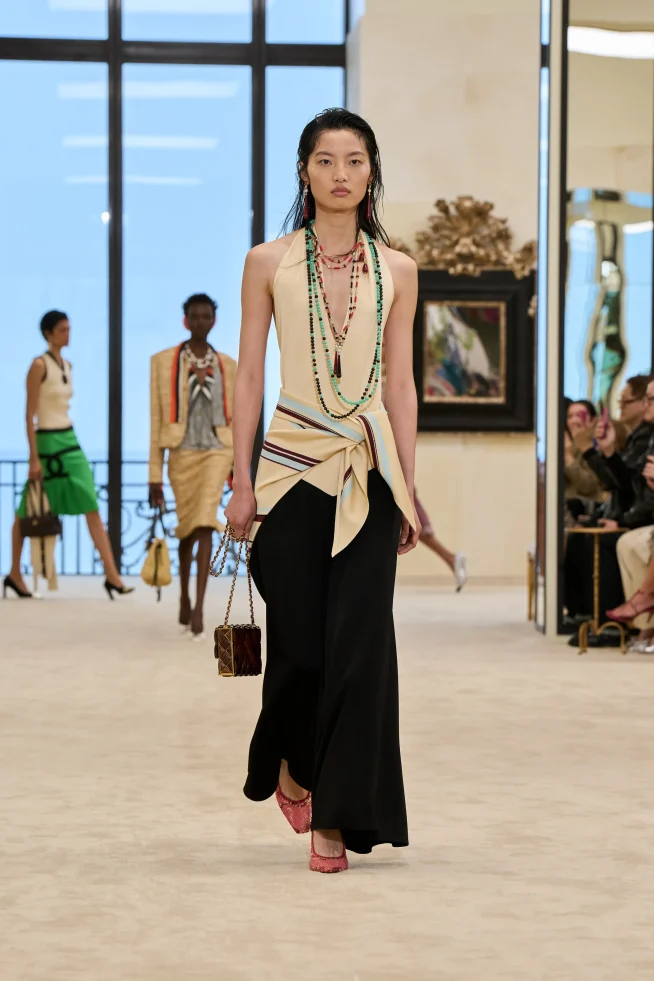 00037-chanel-resort-2027-credit-gorunway