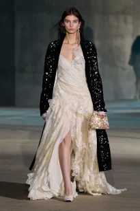00040-christian-dior-resort-2027-credit-gorunway