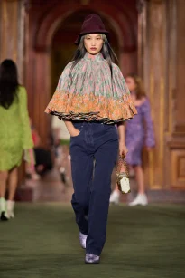 00040-louis-vuitton-resort-2027-credit-gorunway