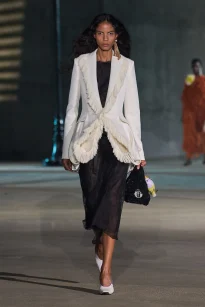 00044-christian-dior-resort-2027-credit-gorunway