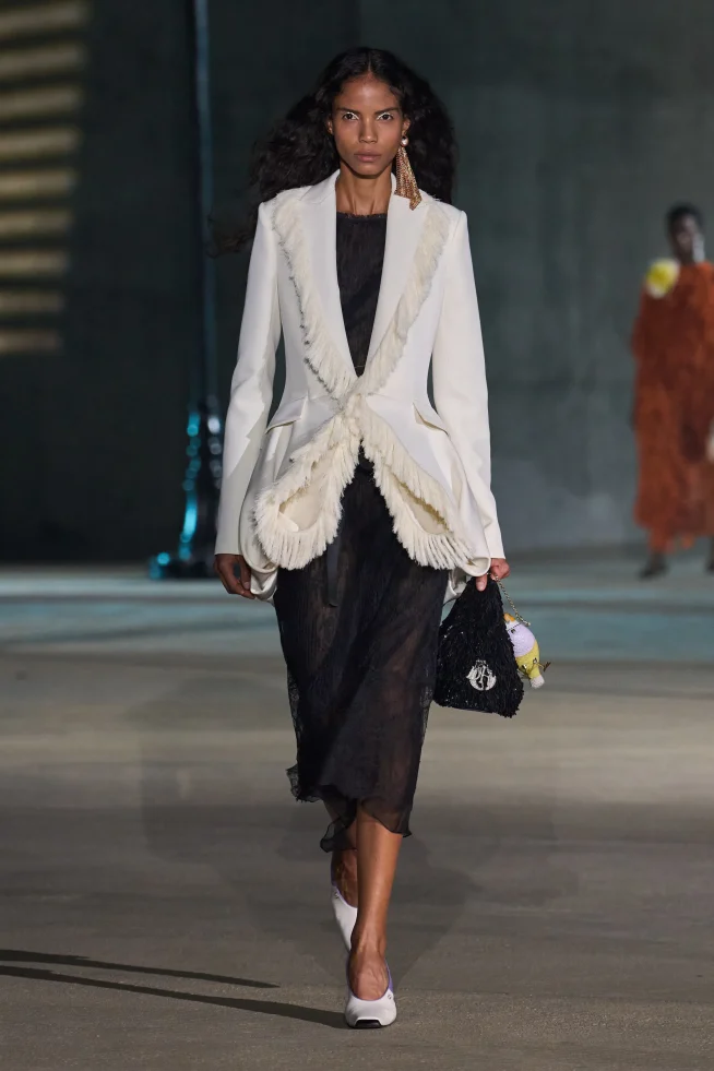 00044-christian-dior-resort-2027-credit-gorunway