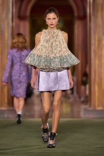 00044-louis-vuitton-resort-2027-credit-gorunway