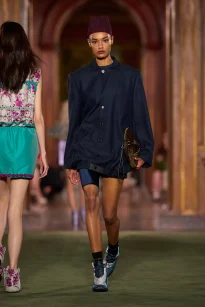 00048-louis-vuitton-resort-2027-credit-gorunway