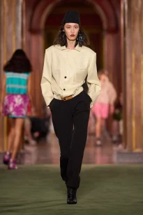 00049-louis-vuitton-resort-2027-credit-gorunway