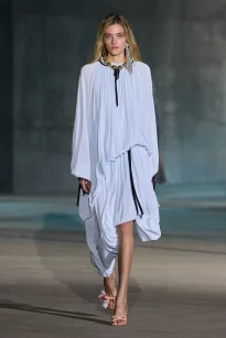 00051-christian-dior-resort-2027-credit-gorunway
