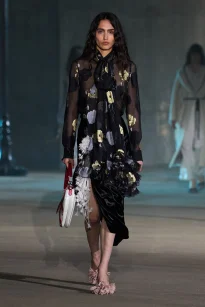 00056-christian-dior-resort-2027-credit-gorunway