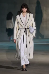 00057-christian-dior-resort-2027-credit-gorunway