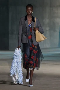00064-christian-dior-resort-2027-credit-gorunway