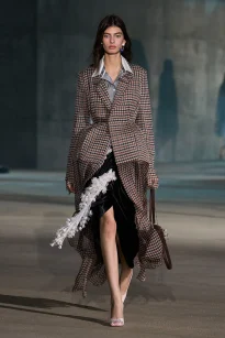 00065-christian-dior-resort-2027-credit-gorunway