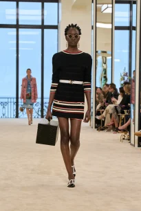 00069-chanel-resort-2027-credit-gorunway