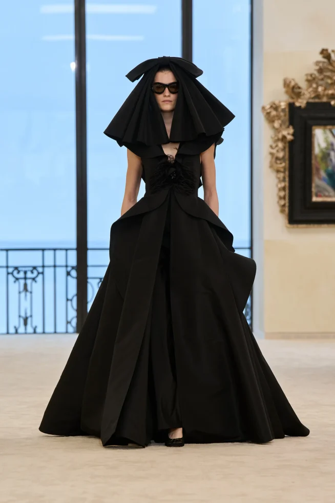00077-chanel-resort-2027-credit-gorunway