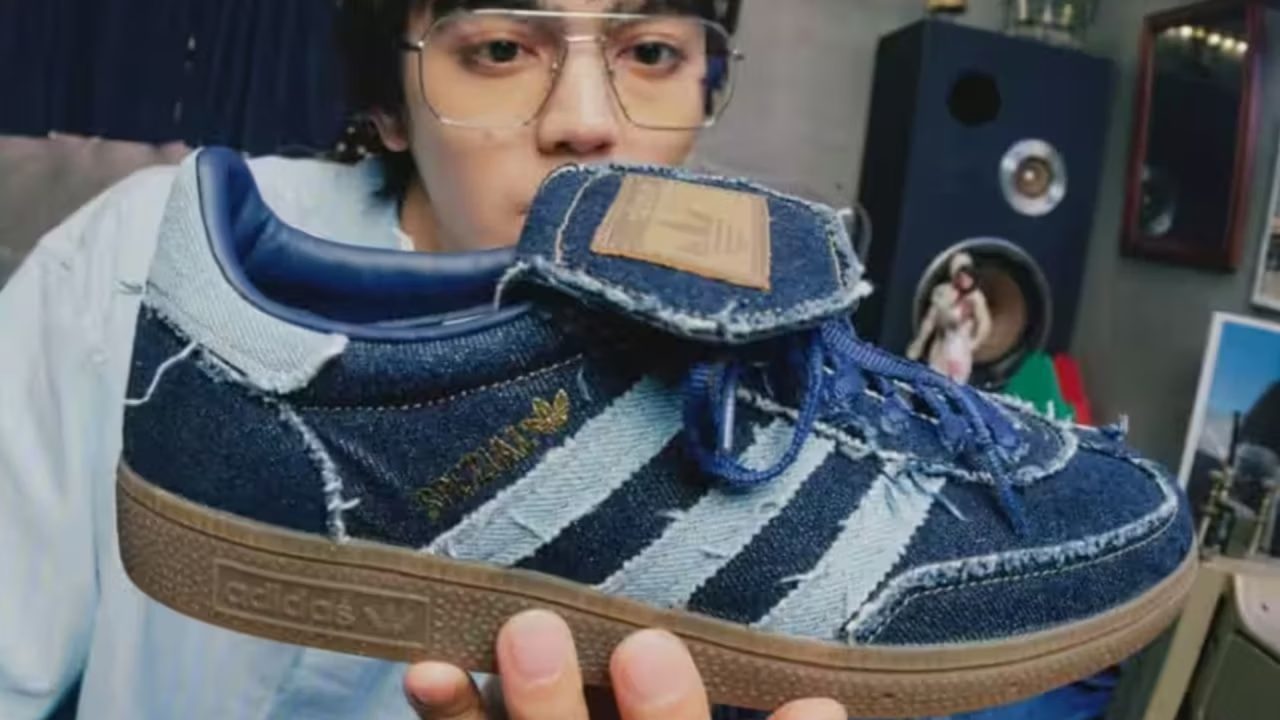 Adidas reinventa tênis clássico de 1970 e traz duas novas versões em jeans retrô