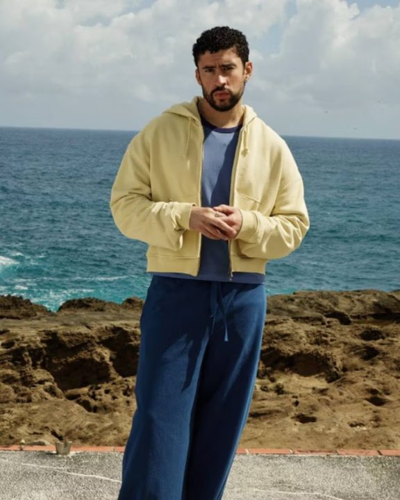 Bad Bunny revela 2 modelos inéditos de calçados com a Adidas em campanha da Zara
Bad Bunny estrelou a campanha de sua coleção com a Zara, mas ‘escondeu’ dois modelos inéditos da Adidas nas fotos; veja detalhes