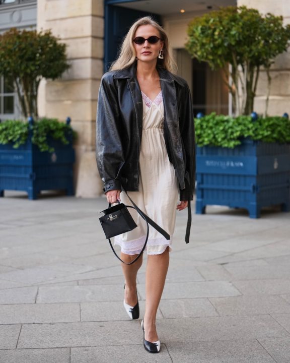 As dicas para combinar vestido e jaqueta: 3 ideias de looks perfeitos para o outono
Descubra como combinar vestido e jaqueta para criar looks versáteis e cheios de atitude e conheça as regras de proporção