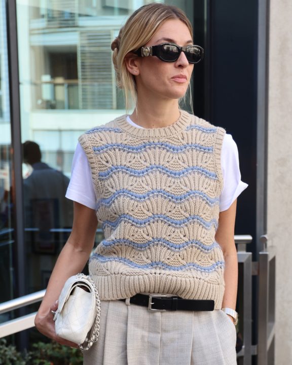 Como usar colete de tricô? 4 ideias de looks estilosos com a peça retrô que virou febre