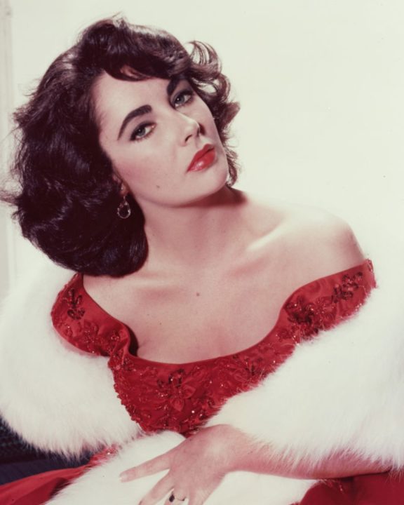 Relíquias de Hollywood: Icônicas bolsas Baguettes da Fendi de Elizabeth Taylor vão à leilão