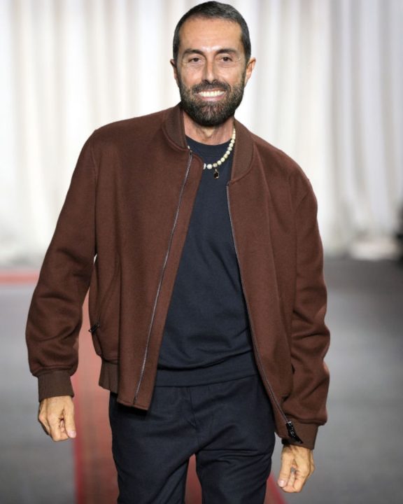 Renascimento fashion: Giambattista Valli recompra ações da Artémis e recupera marca