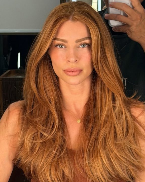 Adeus, dona cobra! Grazi Massafera radicaliza visual e aposta no ruivo após ‘Três Graças’
Grazi Massafera abandona visual escuro de personagem de “Três Graças” e adota cabelo cobre nude, entrando em cor tendência