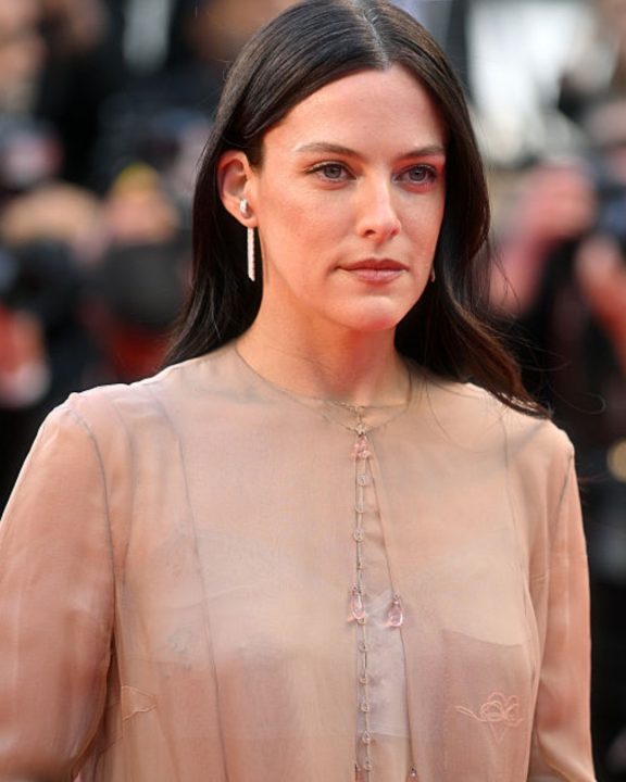 Das passarelas para Cannes: Neta de Elvis Presley usa jaqueta ‘transparente’ da Chanel