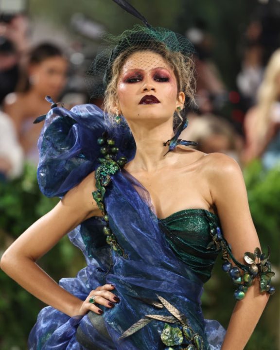 Zendaya não vai ao Met Gala 2026: Entenda o motivo da ausência da estrela fashion