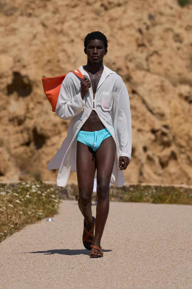 00002-jacquemus-spring-2027-ready-to-wear-credit-brand