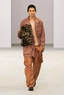 00004-dries-van-noten-spring-2027-menswear-credit-gorunway