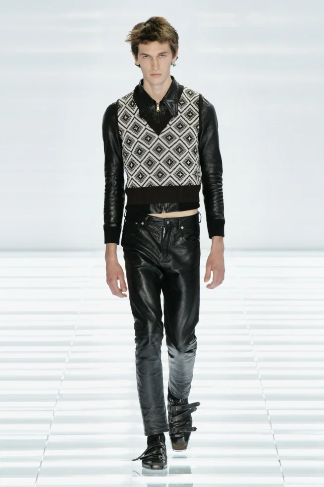 00007-prada-spring-2027-menswear-credit-gorunway