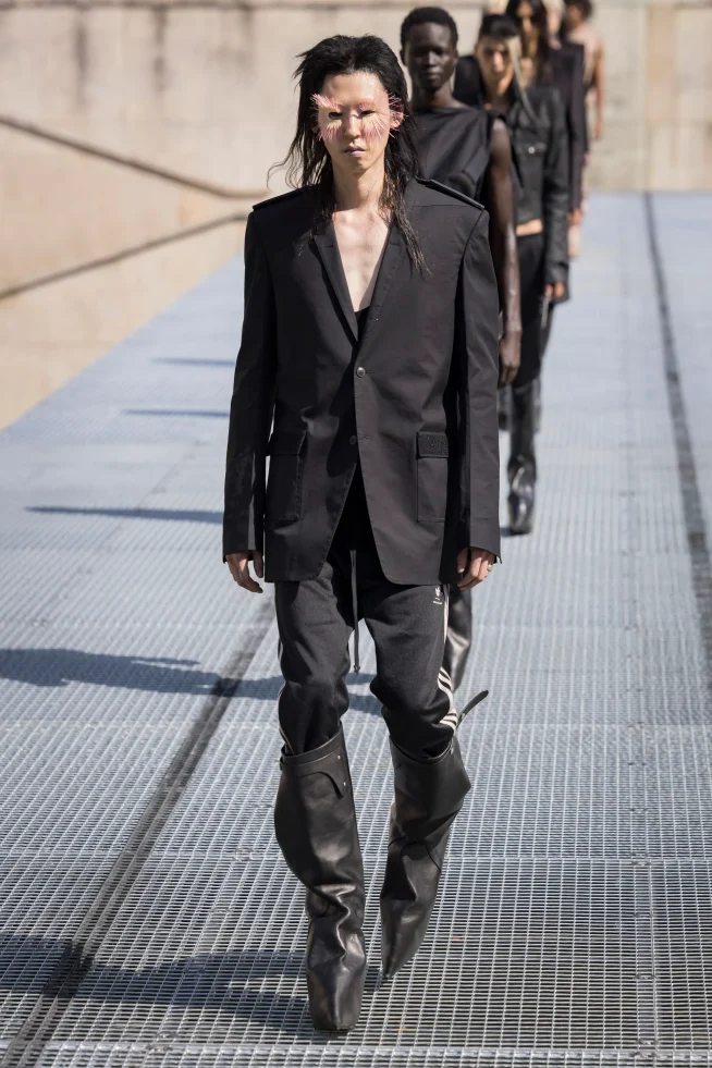 00007-rick-owens-spring-2027-menswear-credit-brand