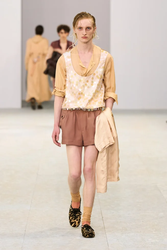 00008-dries-van-noten-spring-2027-menswear-credit-gorunway