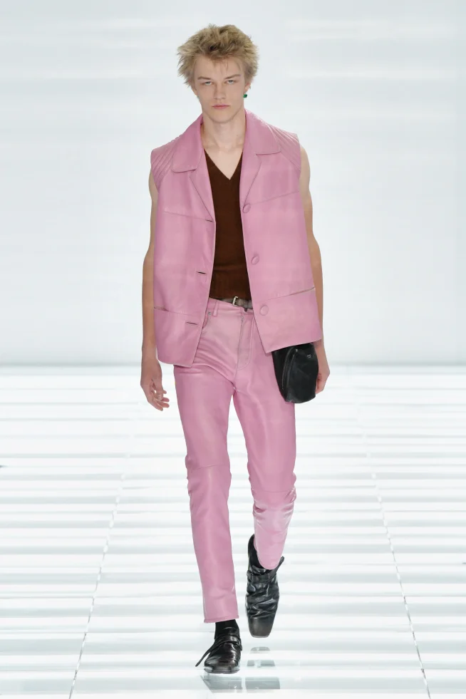 00017-prada-spring-2027-menswear-credit-gorunway