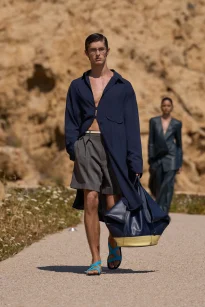 00020-jacquemus-spring-2027-ready-to-wear-credit-brand