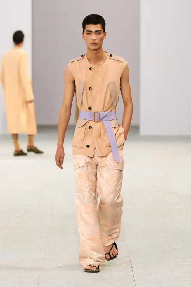 00021-dries-van-noten-spring-2027-menswear-credit-gorunway
