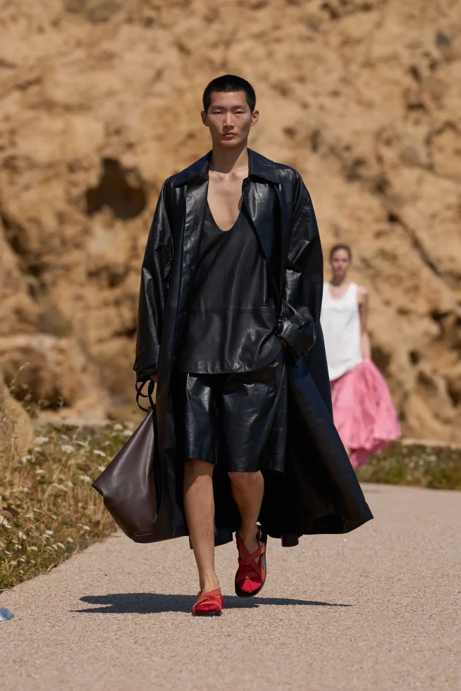 00025-jacquemus-spring-2027-ready-to-wear-credit-brand