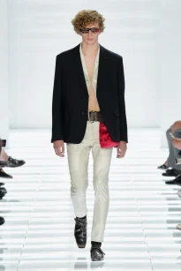 00025-prada-spring-2027-menswear-credit-gorunway