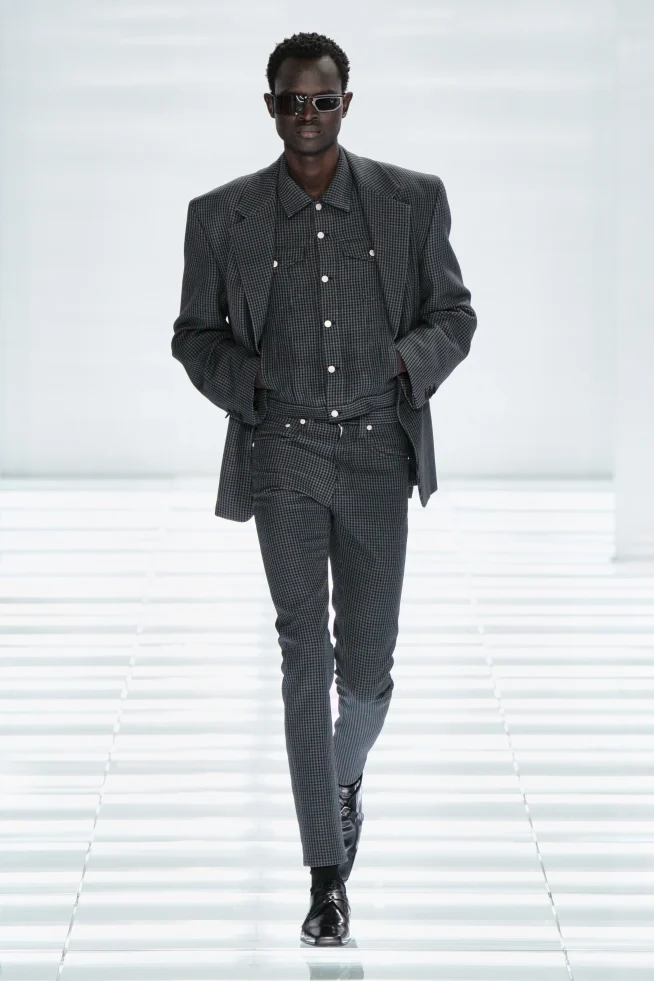 00027-prada-spring-2027-menswear-credit-gorunway