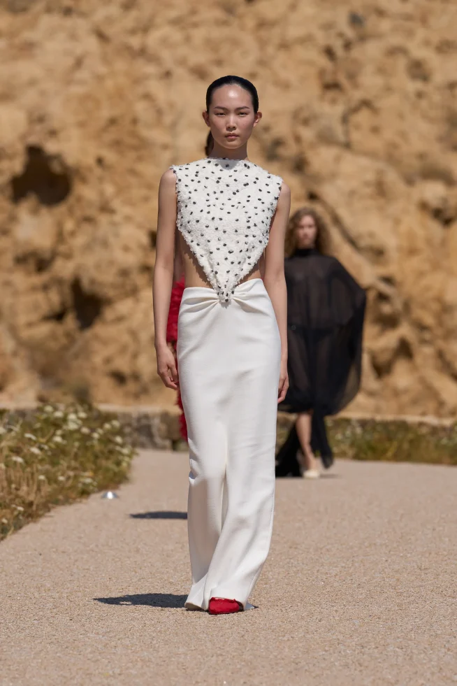 00029-jacquemus-spring-2027-ready-to-wear-credit-brand