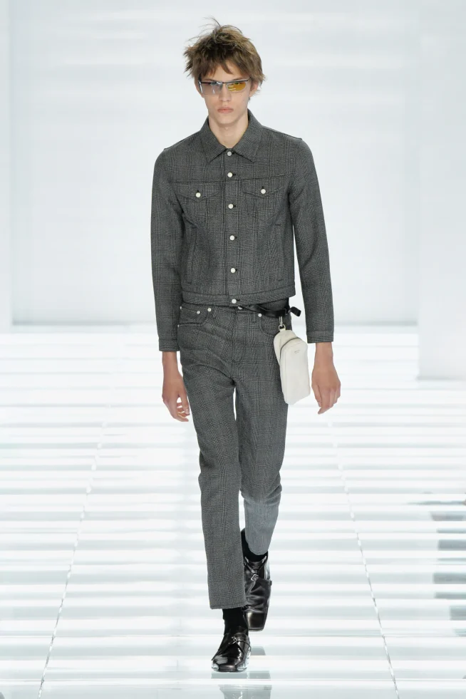 00029-prada-spring-2027-menswear-credit-gorunway