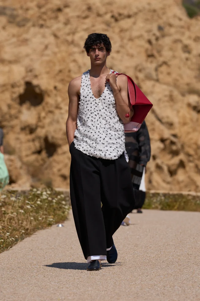 00033-jacquemus-spring-2027-ready-to-wear-credit-brand