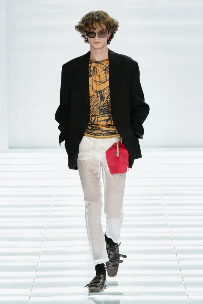 00033-prada-spring-2027-menswear-credit-gorunway
