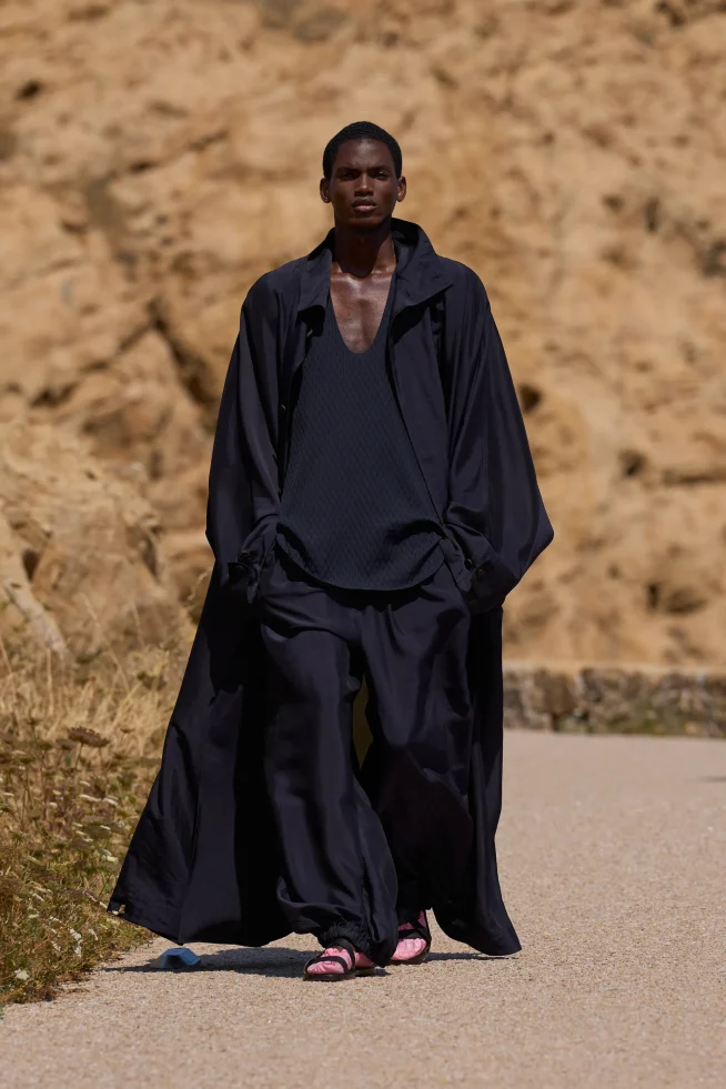 00043-jacquemus-spring-2027-ready-to-wear-credit-brand