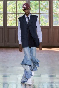 00043-junya-watanabe-spring-2027-menswear-credit-gorunway