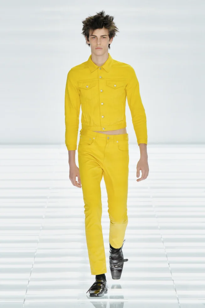 00048-prada-spring-2027-menswear-credit-gorunway