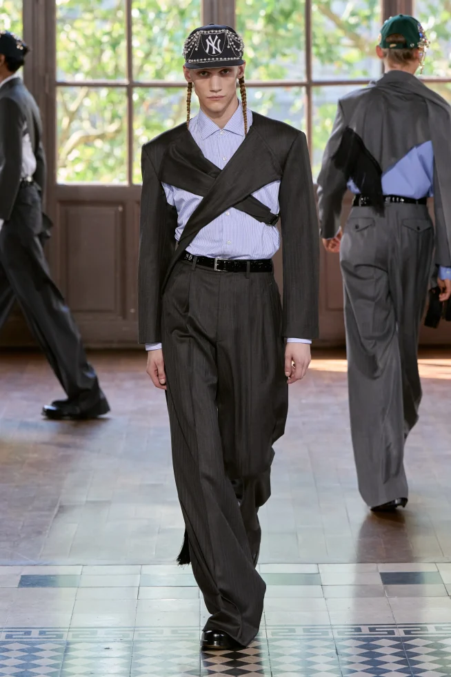 00052-junya-watanabe-spring-2027-menswear-credit-gorunway