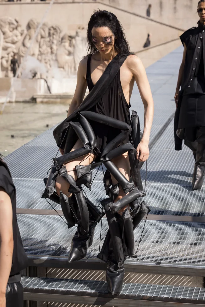 00052-rick-owens-spring-2027-menswear-credit-brand