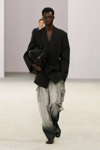 00056-dries-van-noten-spring-2027-menswear-credit-gorunway