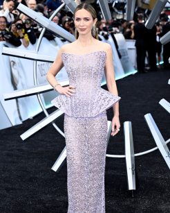 Vestido com peplum de Emily Blunt